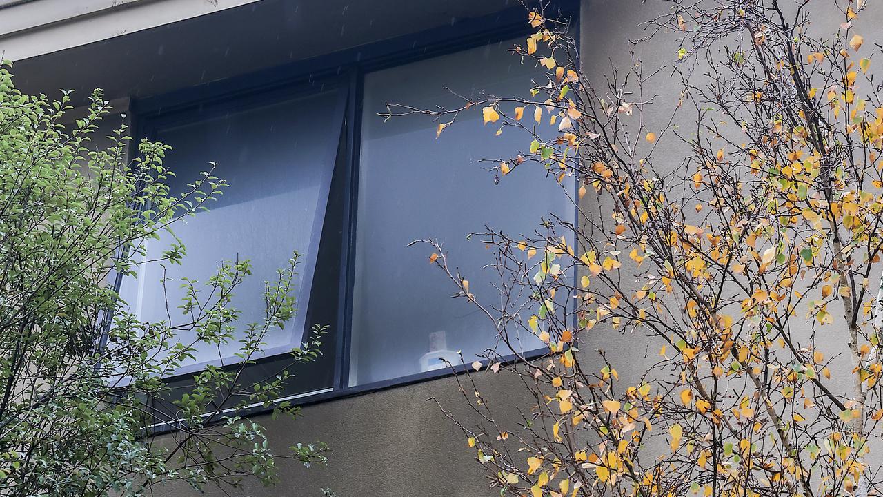Person killed in fatal apartment fire