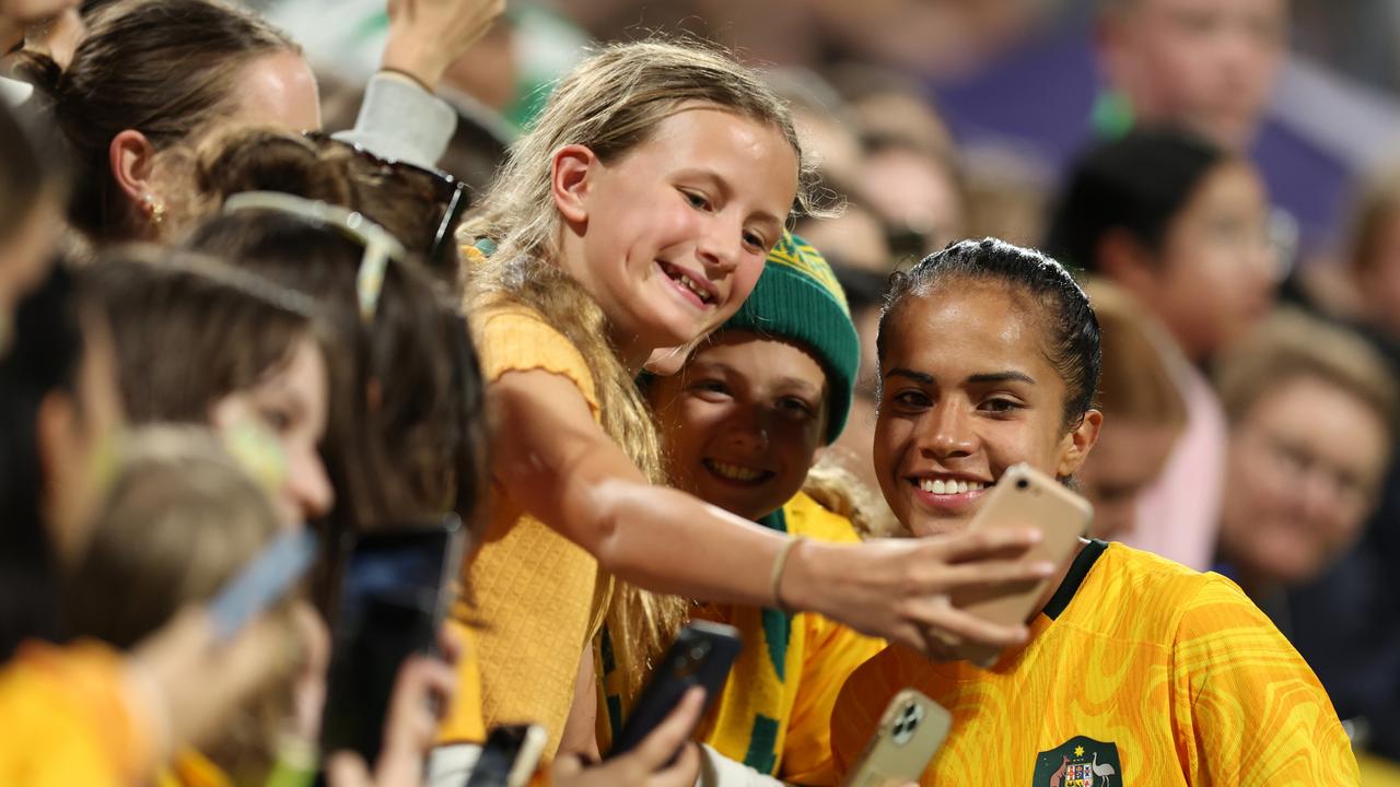 Mary Fowler soaks it in with fans. Photo by Will Russell/Getty Images