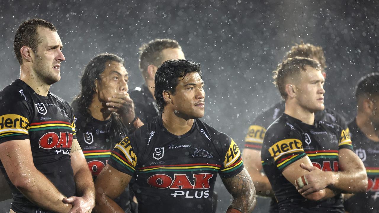 BATHURST, AUSTRALIA - APRIL 29: Panthers players look dejected after defeat during the round nine NRL match between Penrith Panthers and Wests Tigers at Carrington Park on April 29, 2023 in Bathurst, Australia. (Photo by Mark Metcalfe/Getty Images)