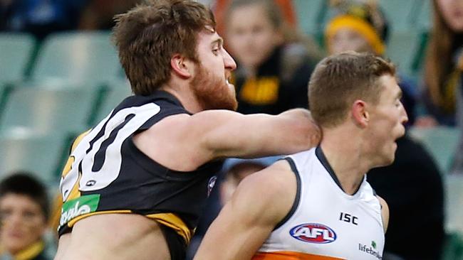 Reece Conca floored Giant Devon Smith with this hit. Picture: Michael Willson/AFL Media