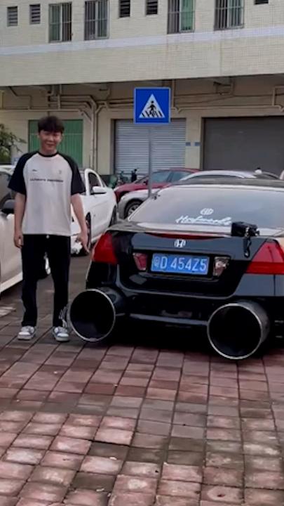 ‘Pimp My Ride’ driver fined over comically huge exhaust