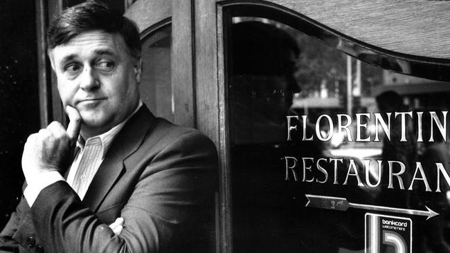 Max Gillies pictured outside one of his favourite Melbourne restaurants in 1988.