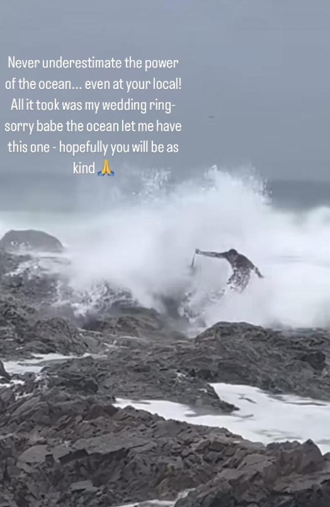 Australian surfer Joel Parkinson shares video of him losing his wedding ring in rough surf on the Gold Coast