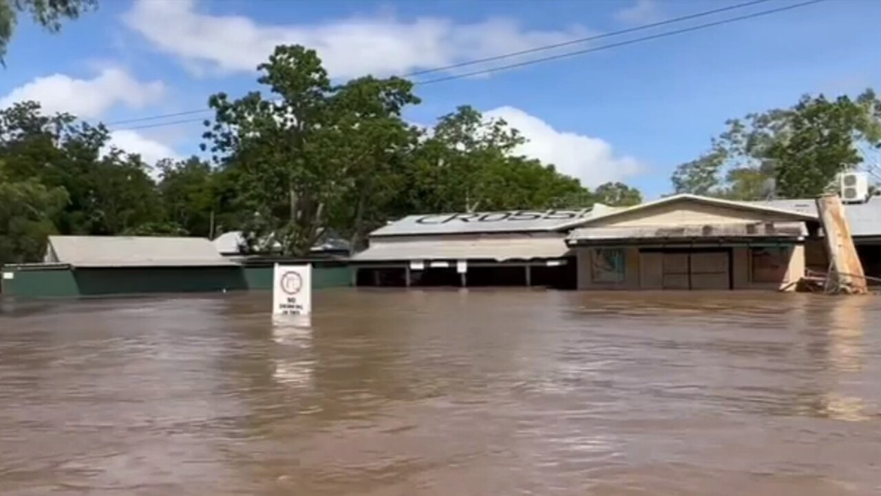 NT flood-affected communities expected to be fully evacuated by Saturday afternoon