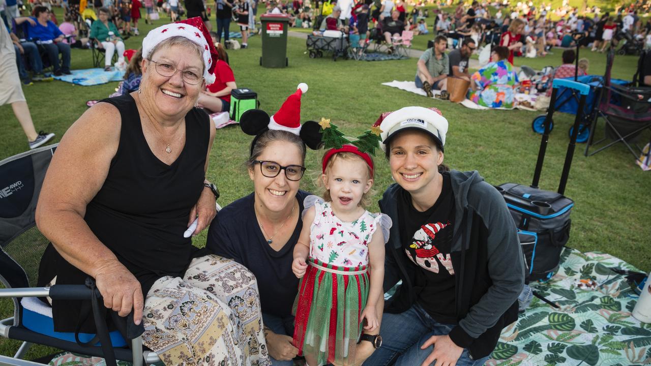 Toowoomba’s Triple M Mayoral Carols by Candlelight 2023 in Queens Park ...