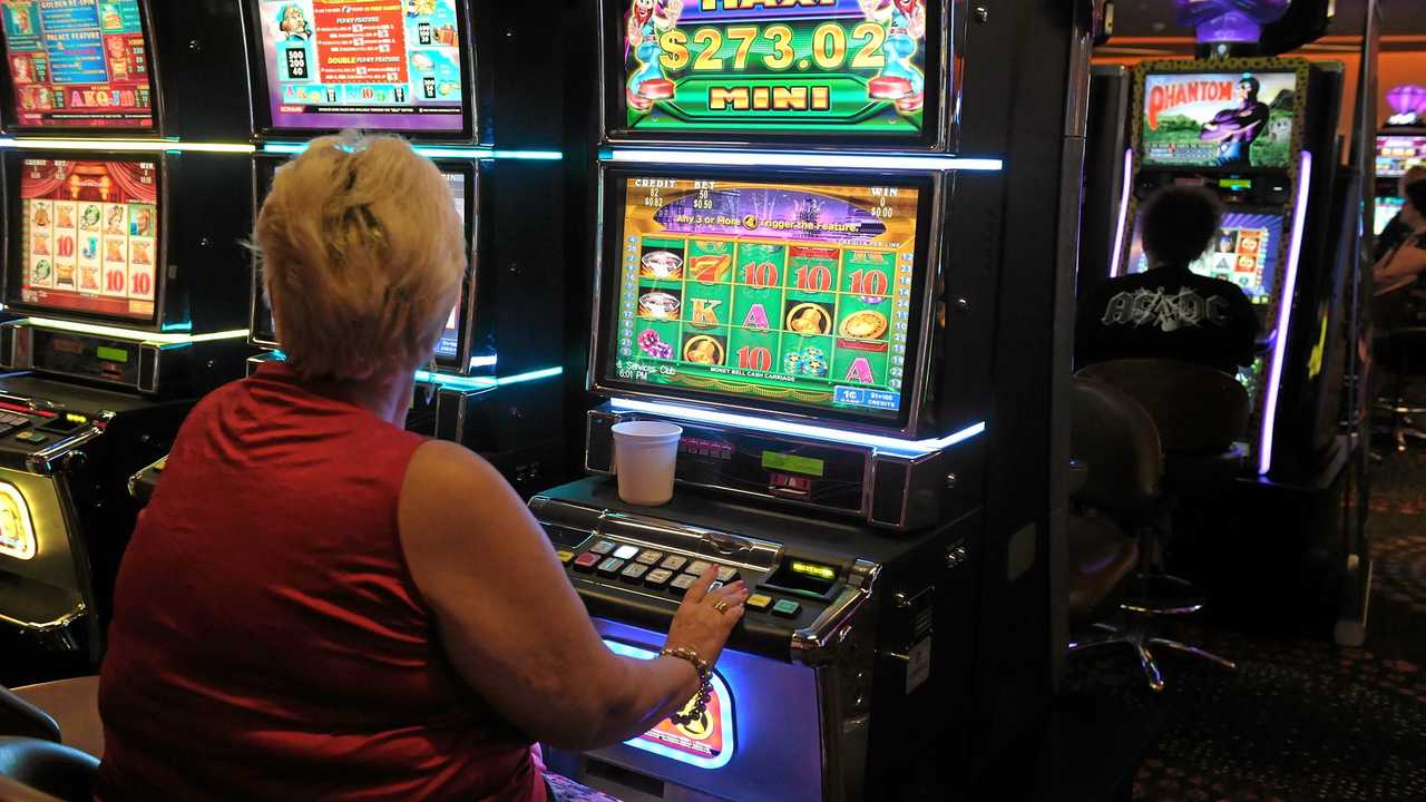 Pokie machine threat to clubs and pubs | Daily Telegraph