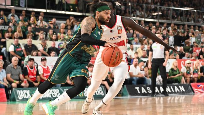 HOBART, AUSTRALIA - JANUARY 30: Jordon Crawford of the Jackjumpers drives to the basketduring the round 19 NBL match between Tasmania Jackjumpers and Illawarra Hawks at MyState Bank Arena, on January 30, 2025, in Hobart, Australia. (Photo by Steve Bell/Getty Images)