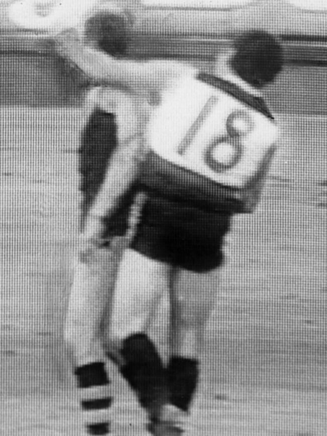 A video still of David Granger connecting with Graham Cornes'’s head in the controversial 1982 preliminary final.