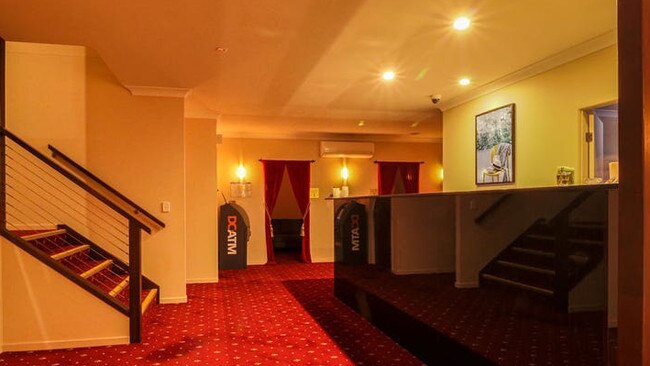 A "Gentlemen's Club" in Tweed Heads South is listed for lease.