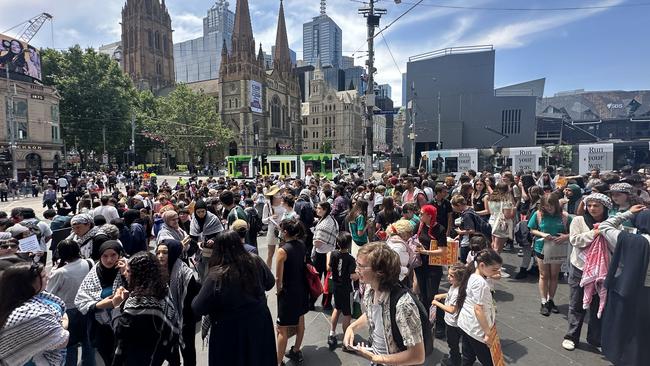 Hundreds of Victorian students outside Flinders Street Station. Picture: Suzan Delibasic