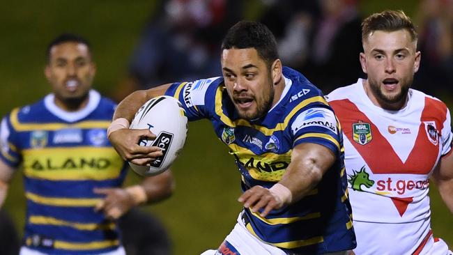 Jarryd Hayne had one of his best games of the season against the Dragons. AAP Image/David Moir.