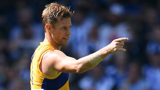 Sam Mitchell of the Eagles is seen pointing during the Round 1 AFL match between the North Melbourne Kangaroos and West Coast Eagles at Etihad Stadium in Melbourne, Sunday, March 26, 2017. (AAP Image/Julian Smith) NO ARCHIVING, EDITORIAL USE ONLY