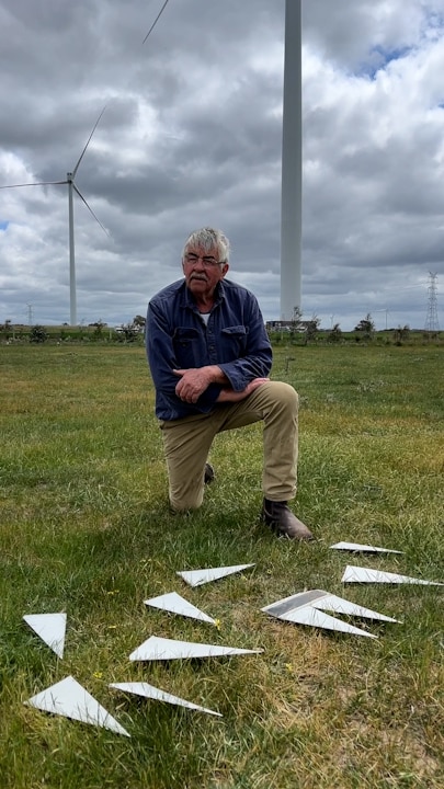 Golden Plains farmer finds parts of wind farm turbine on property 