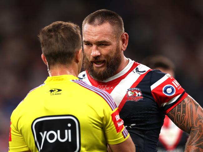 SYDNEY, AUSTRALIA - MARCH 30: Referee Grant Atkins speaks to Jared Waerea-Hargreaves of the Sydney Roosters during the round five NRL match between the Sydney Roosters and the Parramatta Eels at Allianz Stadium on March 30, 2023 in Sydney, Australia. (Photo by Mark Kolbe/Getty Images)