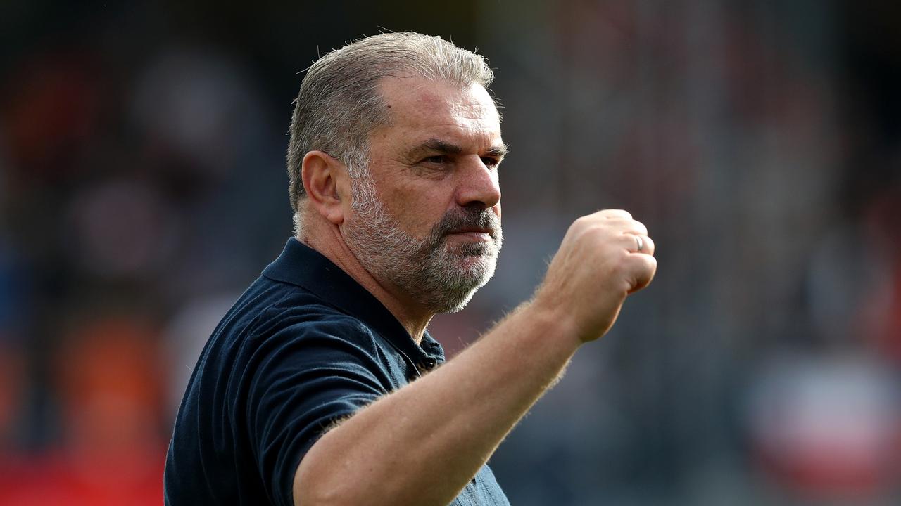 LUTON, ENGLAND - OCTOBER 07: Ange Postecoglou, Manager of Tottenham Hotspur, celebrates following the team's victory during the Premier League match between Luton Town and Tottenham Hotspur at Kenilworth Road on October 07, 2023 in Luton, England. (Photo by Henry Browne/Getty Images)