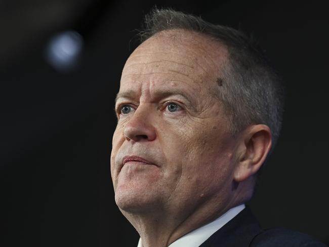 Mr Shorten said the government was following visa procedures. Picture: NewsWire / Martin Ollman