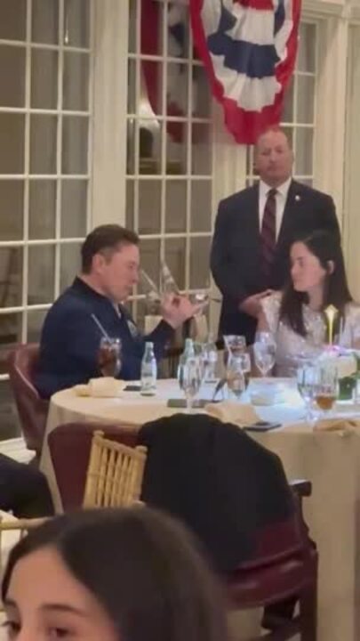 Elon Musk Balances Cutlery on Finger During Dinner at Trump National Golf Club
