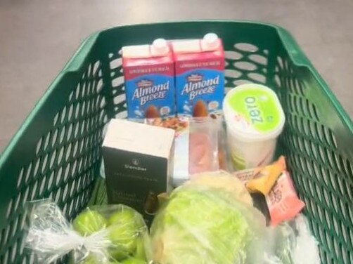 What is the ‘6-1 method’ and how can the viral shopping trend help you save money? Picture: Supplied