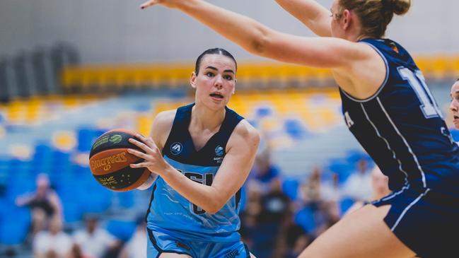 Jessie-May Hall in action for NSW at the 2025 Basketball Australia Under-20 National Championships. Picture: Taylor Earnshaw