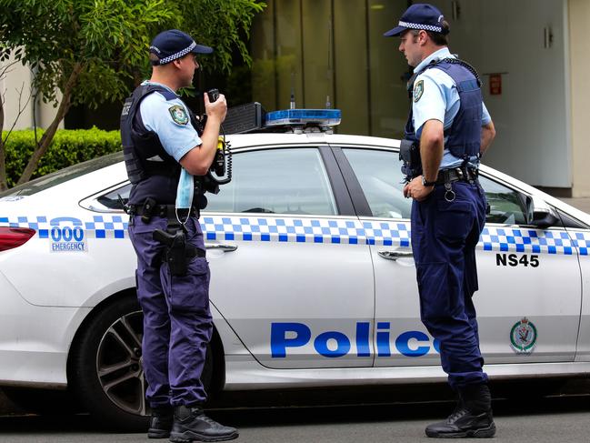 SYDNEY, AUSTRALIA - NewsWire Photos JANUARY, 19, 2021: Police officers seen on Sydney's North Shore on duty, in Sydney, Australia. Picture: NCA NewsWire / Gaye Gerard