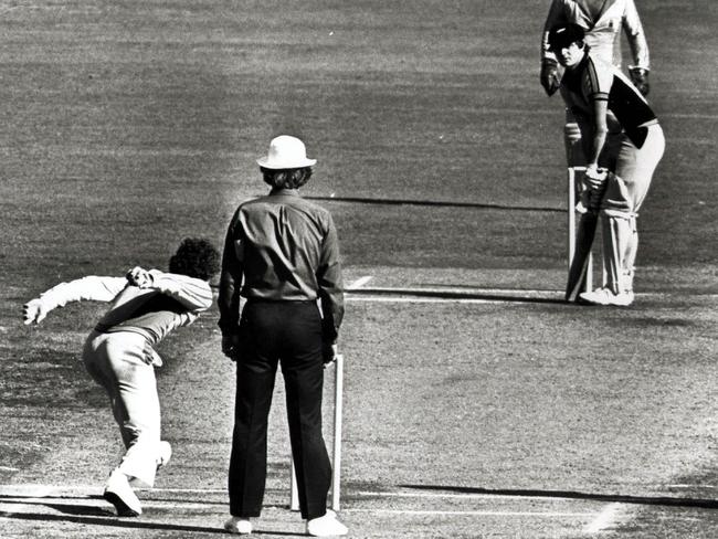 Trevor Chappell bowls underarm to New Zealand player Brian McKechnie.