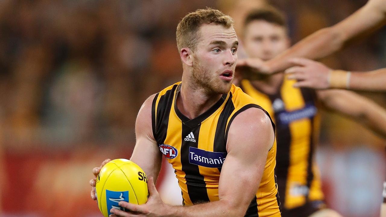 Tom Mitchell winning one of 54 possessions against Collingwood in Round 1, 2018. Picture: Michael Willson/AFL Media/Getty Images