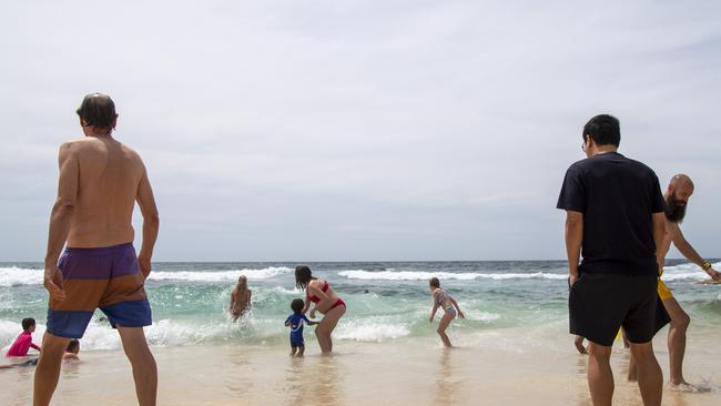 Aussies will be needing a dip as temperatures soar. Picture: NewsWire / Simon Bullard.