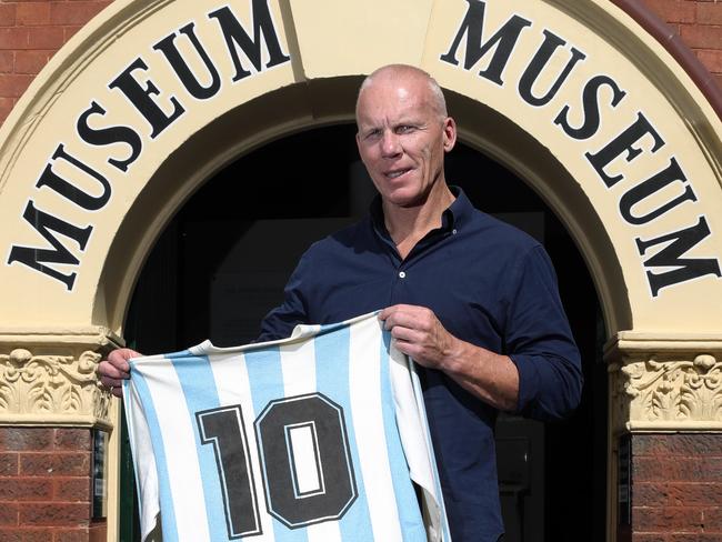 Former Socceroo Robbie Slater has loaned the shirt he swapped with Diego Maradona at the SCG to the museum at the famous ground. Picture: David Swift