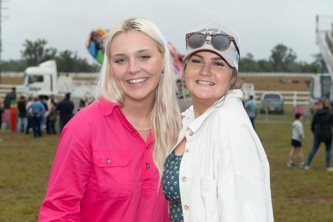 Lily Doellinger, Rylee Erickson from Airlie Beach at the PBR Bull Pit Bull Bash at Dittmann Bucking Bulls in Bloomsbury. August 27, 2022. Picture: Michaela Harlow