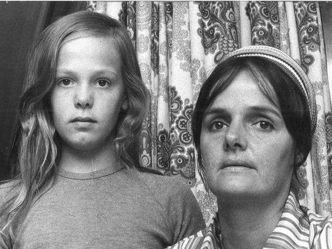 Karin Koeppen with daughter Daniela, 11, in 1976.