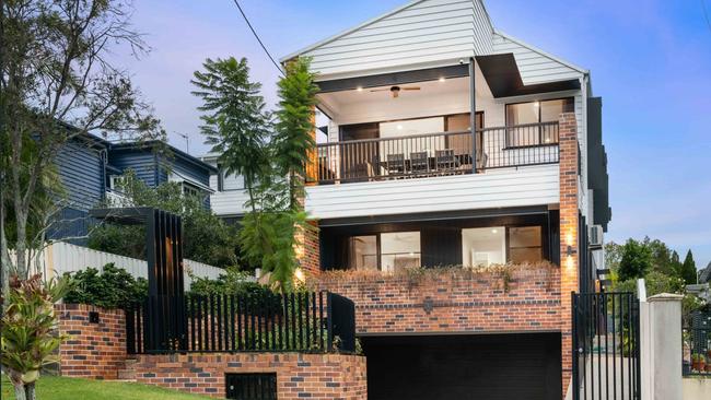 4 Kelsey St, Coorparoo is one of our feature auctions on Saturday.