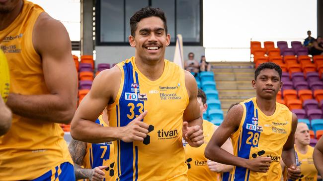 Billy Crofts playing for Wanderers in the 2024-25 NTFL season. Picture: David Bradley / AFLNT Media