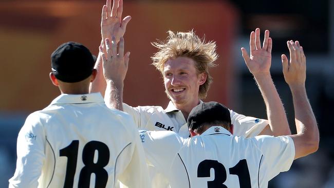 David Moody (centre) of Western Australia is congratulated by teammates after dismissing Callum Ferguson of South Australia on day 2 of the Sheffield Shield match between Western Australia and South Australia at the WACA Ground in Perth, Saturday, November 30, 2019. (AAP Image/Richard Wainwright) NO ARCHIVING, EDITORIAL USE ONLY, IMAGES TO BE USED FOR NEWS REPORTING PURPOSES ONLY, NO COMMERCIAL USE WHATSOEVER, NO USE IN BOOKS WITHOUT PRIOR WRITTEN CONSENT FROM AAP