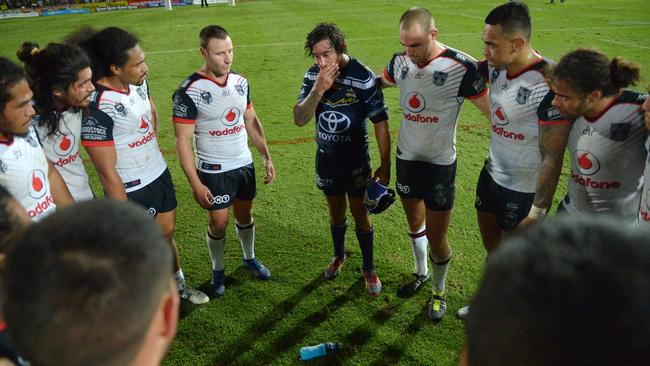 The Warriors team farewelled Johnathan Thurston as a group.