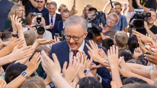 Australian Prime Minister Anthony Albanese gets a hero’s welcome at Winthrop Primary School. Picture: Jason Edwards / NewsWire