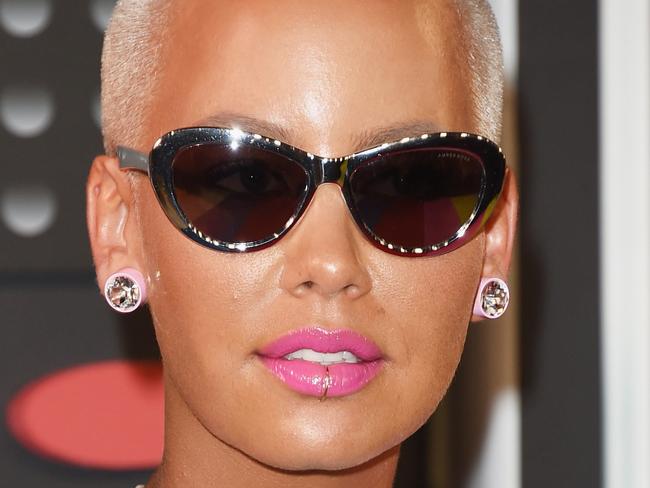 LOS ANGELES, CA - AUGUST 30: Model Amber Rose attends the 2015 MTV Video Music Awards at Microsoft Theater on August 30, 2015 in Los Angeles, California. Jason Merritt/Getty Images/AFP == FOR NEWSPAPERS, INTERNET, TELCOS & TELEVISION USE ONLY ==