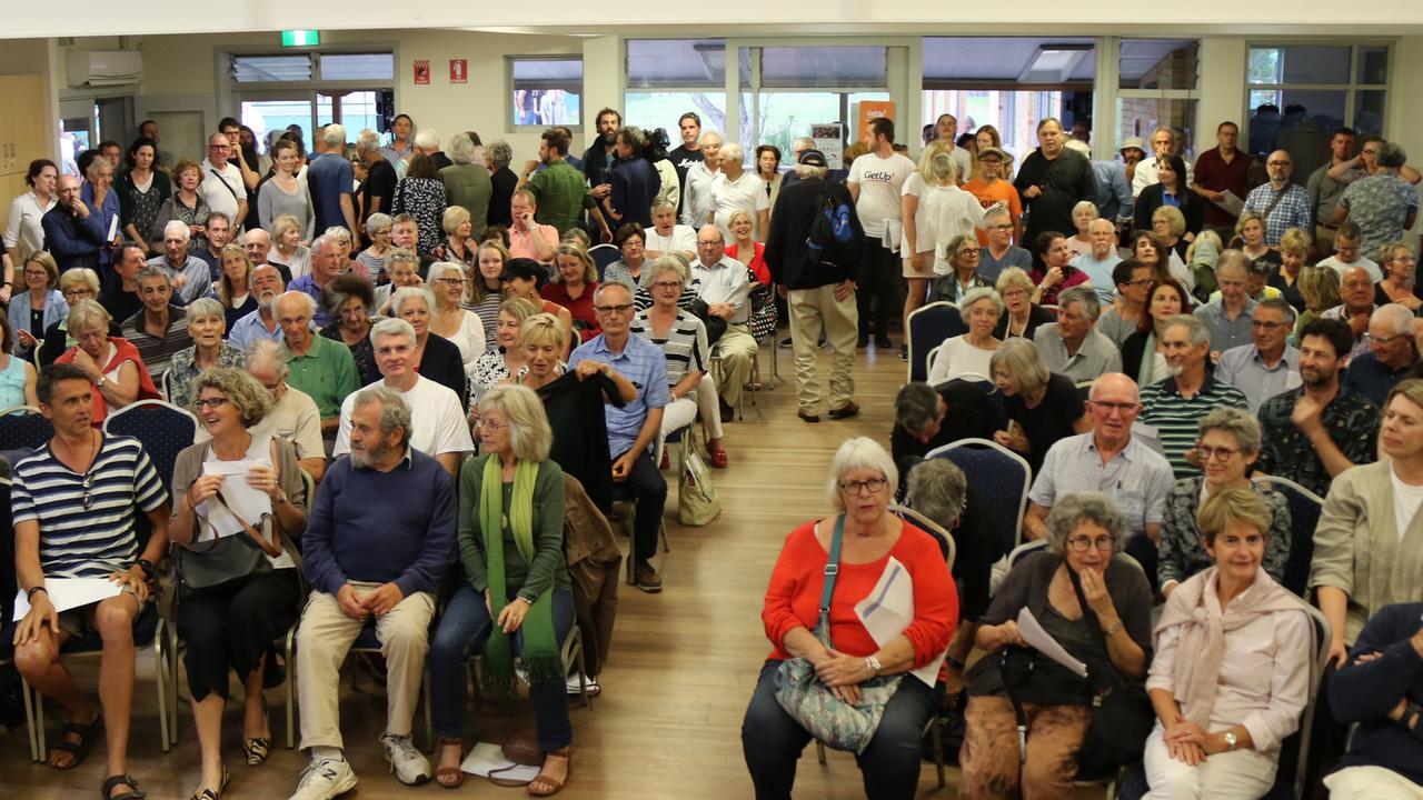 More than 700 people turned up to the Manly Seniors Centre on November 21 for a GetUp event against Tony Abbott's re-election. Source: GetUp