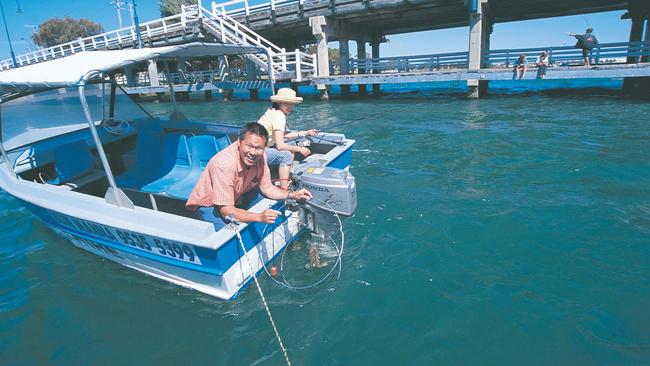 Fishing Crabbing in Mandurah