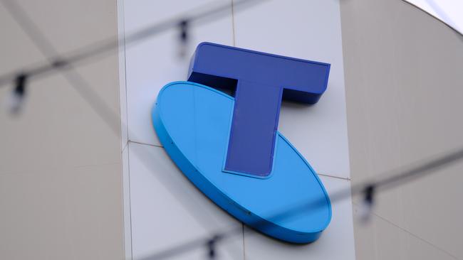 Telstra staff can get discounts to Telstra products. NCA NewsWire / Luis Enrique Ascui