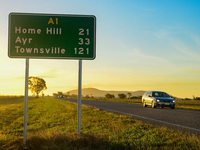 GUMLU,  AUSTRALIA - NewsWire Photos 30 JUNE, 2024:  Bus crash at Gumlu today. General scenes of traffic bank up and Bruce Highway images. (traffic to where I was  stopped was 18klms from Molongle Creek rd. So not sure how far the accident site was from there) Picture: NewsWire / Scott Radford-Chisholm