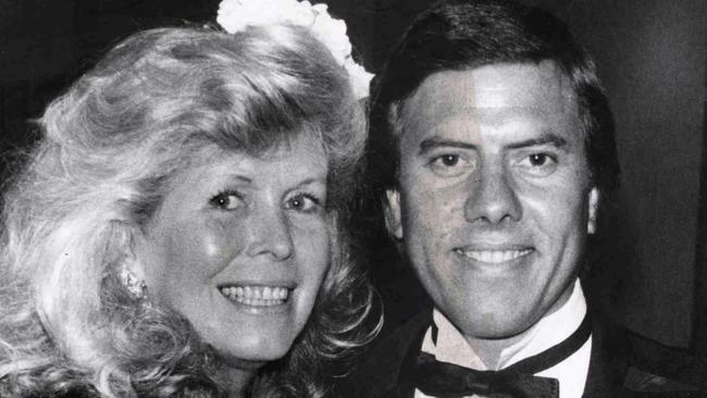 Aust businessman Christopher Skase with wife Pixie 17 Feb 1996.