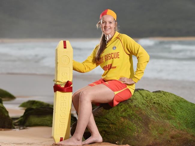 Jennifer was forced to drag the man to the surface by his hair before they were hit by another huge wave.