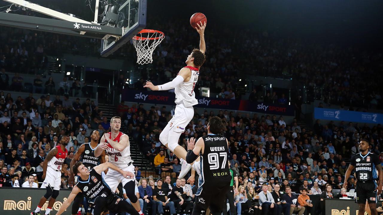 Lamelo store ball dunk