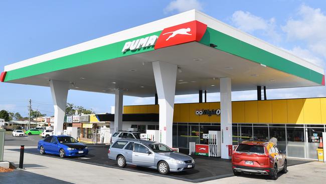 Prosecutors have been forced to drop a robbery charge against a teenager who allegedly held up a Puma service station.