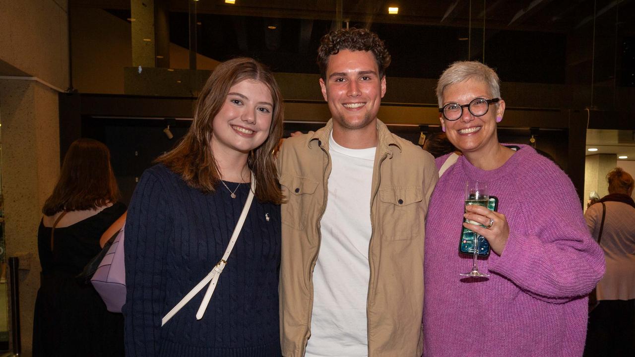 Brisbane Ballet Fans Enjoy Swan Lake, Presented By Australian Ballet At ...