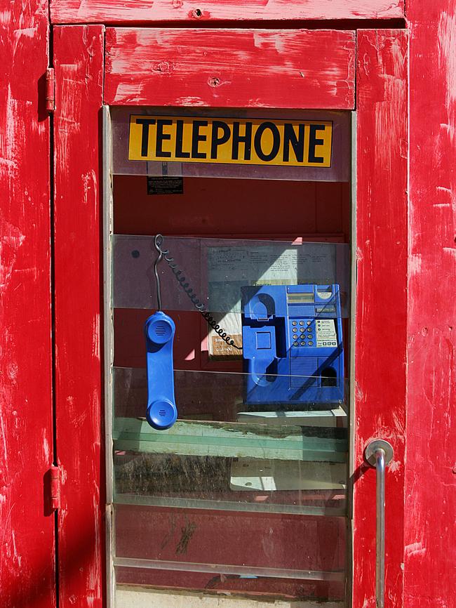 A dilapidated phone booth in Oodnadatta in 2005.