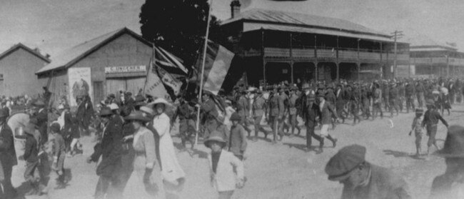 Troops leaving the wharves in Mackay to join the troops waiting at Flat Top Island to embark to serve in World War I, 1914. Picture: Mackay Regional Council Libraries