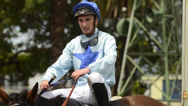 Ben Looker rides strong chances Swing The Tide and So And So.