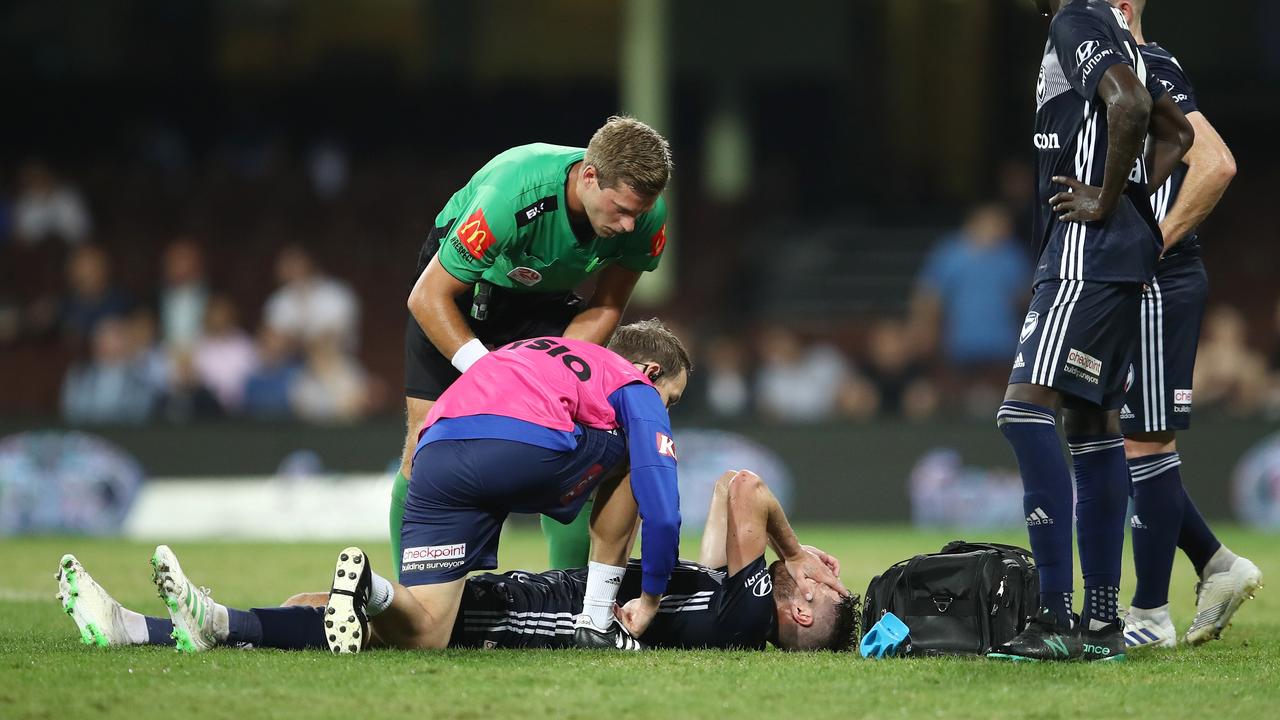 Terry Antonis of the Victory injured at the SCG