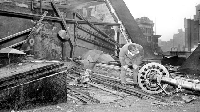 The bomber’s landing gear came to rest on the roof of the nearby Waldorf Building. Pic: Getty Images